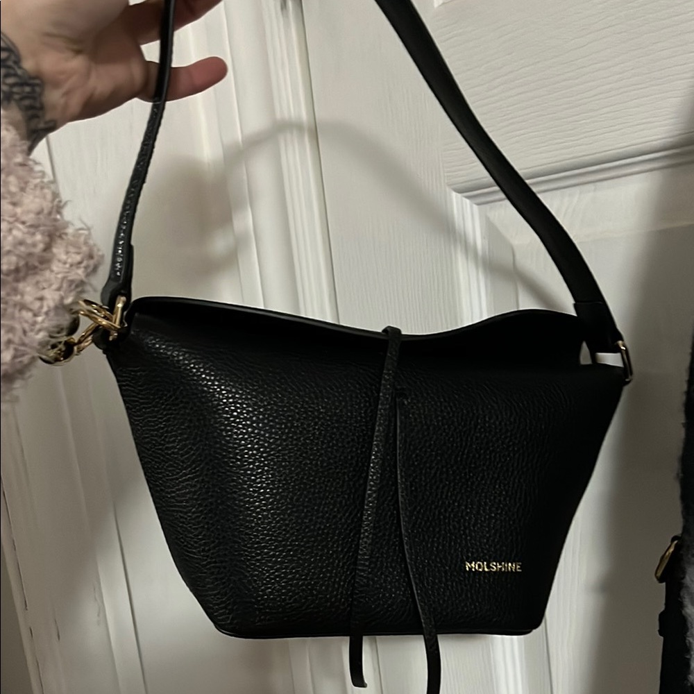 MOLSHINE Black Textured Shoulder Bag